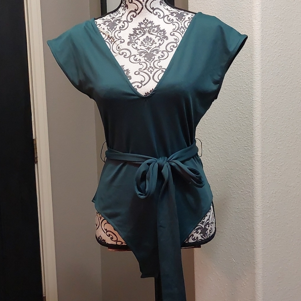 3/$6 item Forever 21 body suit - Picture 1 of 7